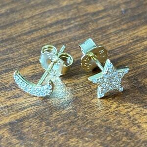 Gold Earrings NWOT